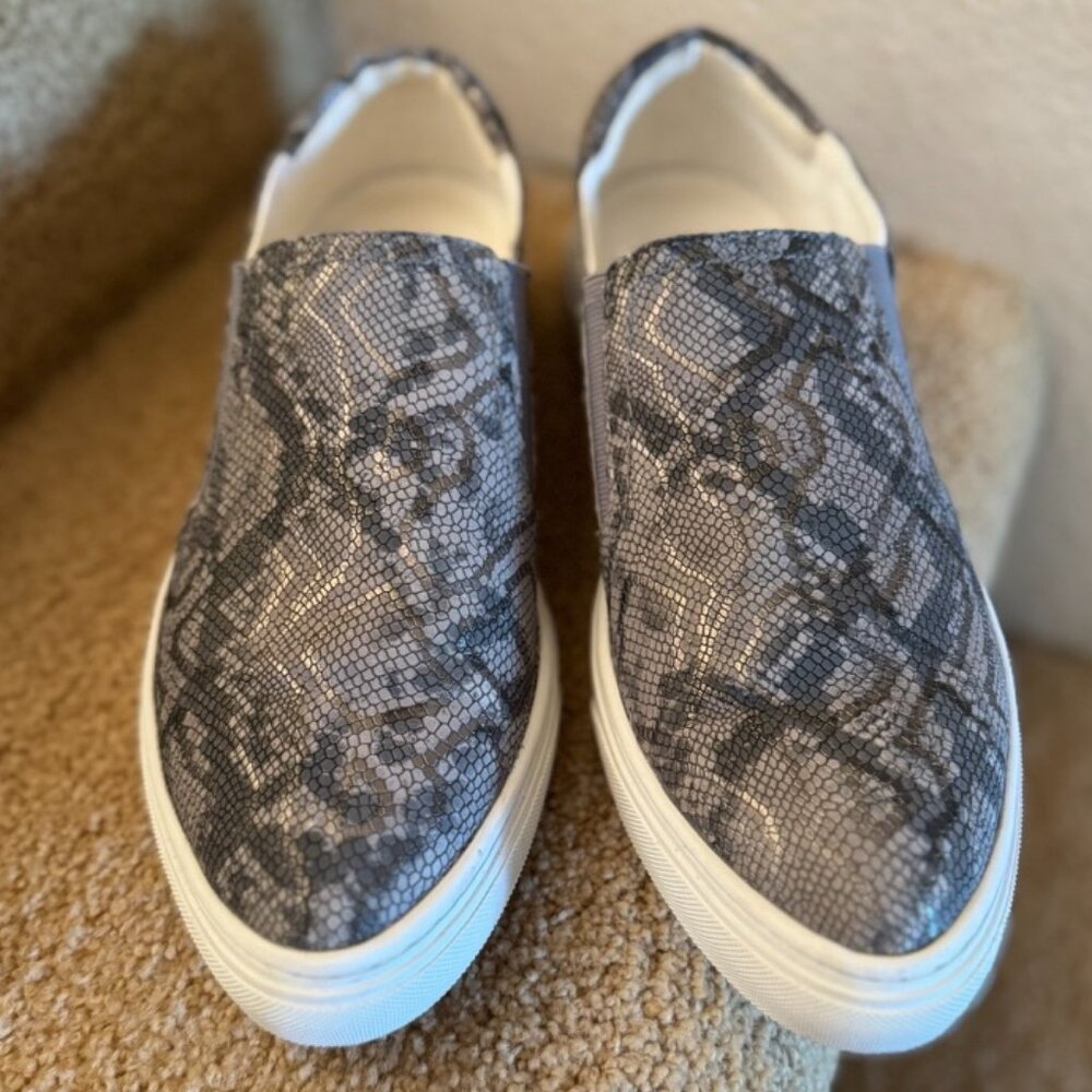 Kenneth Cole New York Grey Reptile Python Leather Print Uppers Size 8 #06